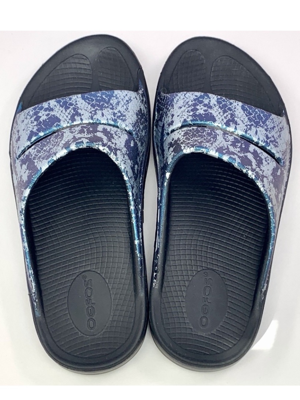 OOFOS OOahh Luxe Slide Sandals Snakeskin Comfort Recovery Size 7 - Picture 3 of 5